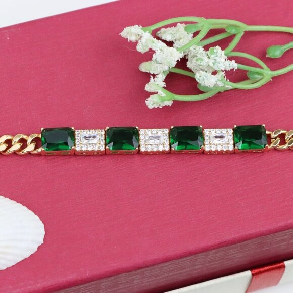 "Elegant Rose Gold Bracelet with Emerald Green and White Stones, XPBL0809 - Picture 12 of 12